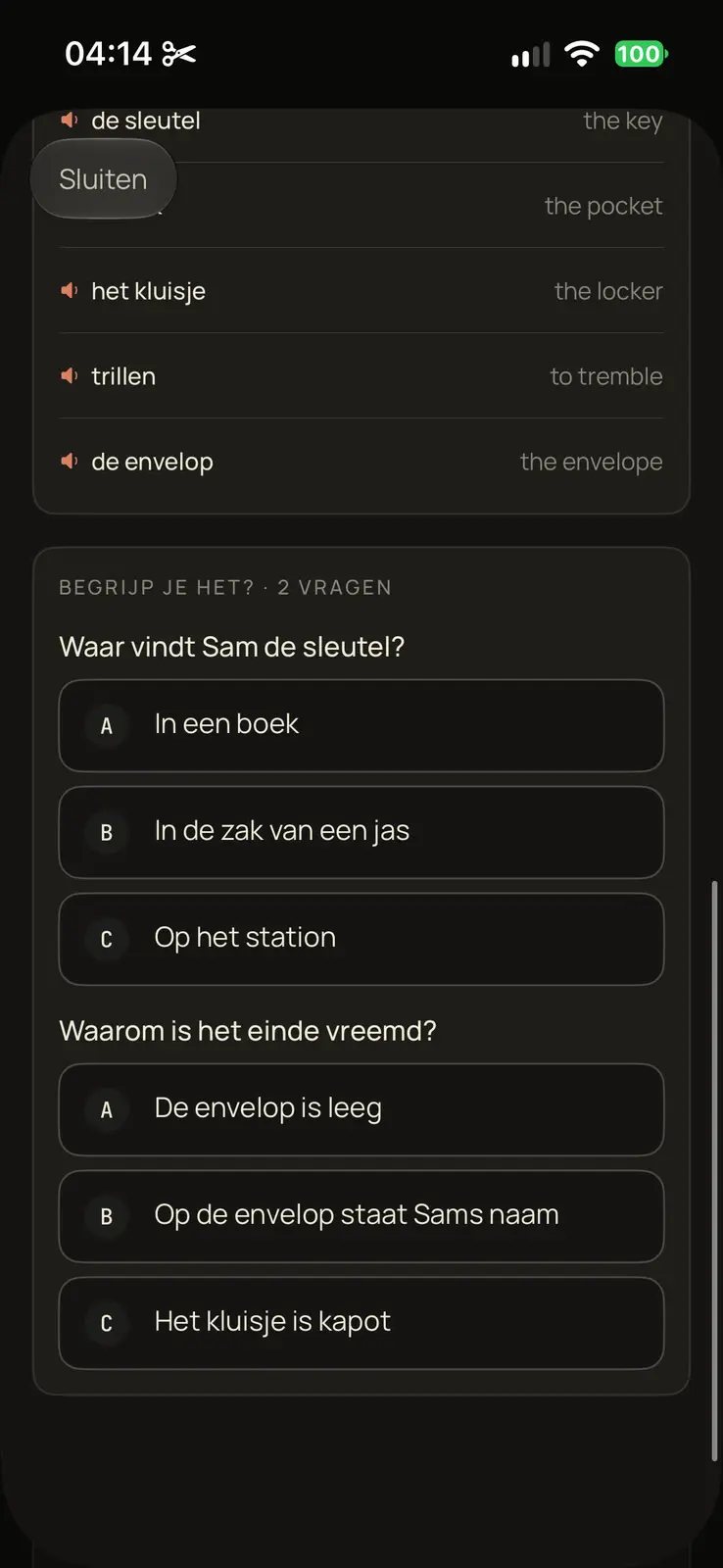 The end of the same story: a word list pairing Dutch with English, the key, the pocket, the locker, to tremble, the envelope, each with a speaker button. Then two comprehension questions with three answers each: where does Sam find the key, and why is the ending strange.