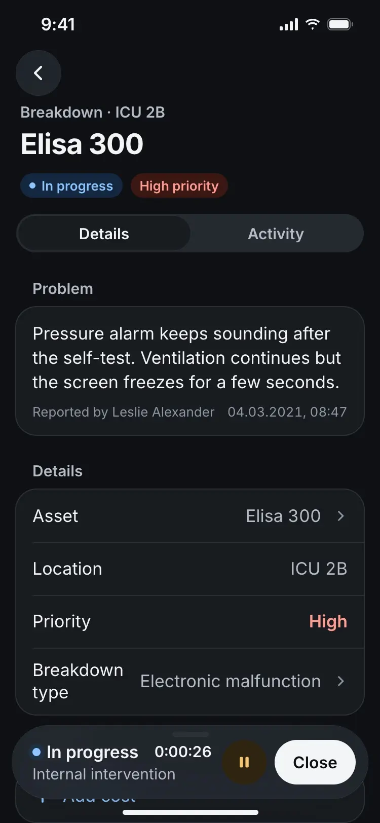 The in-progress Elisa 300 order in dark mode, the task bar and its live timer at the foot.