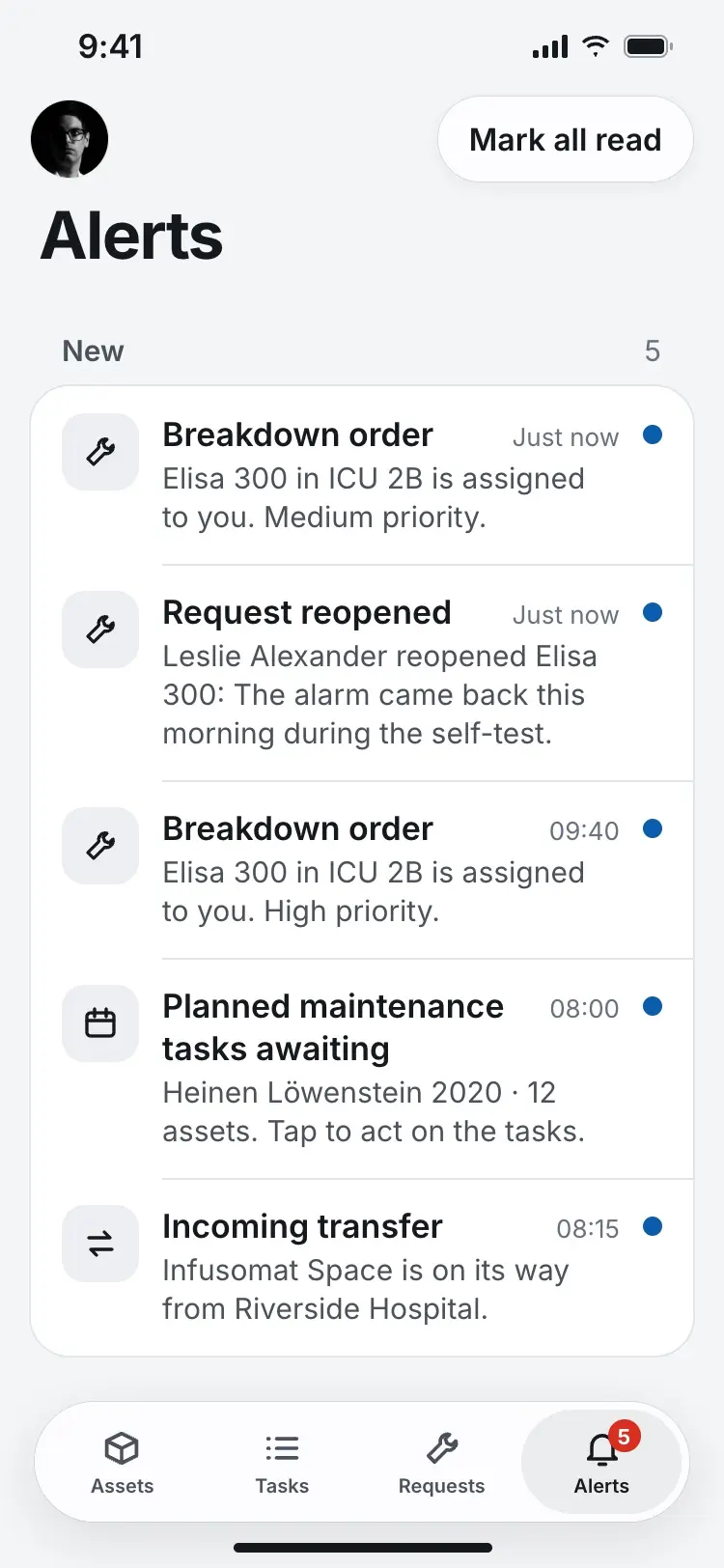 The technician's Alerts with a new item: Breakdown order, just now, Elisa 300 in ICU 2B is assigned to you.